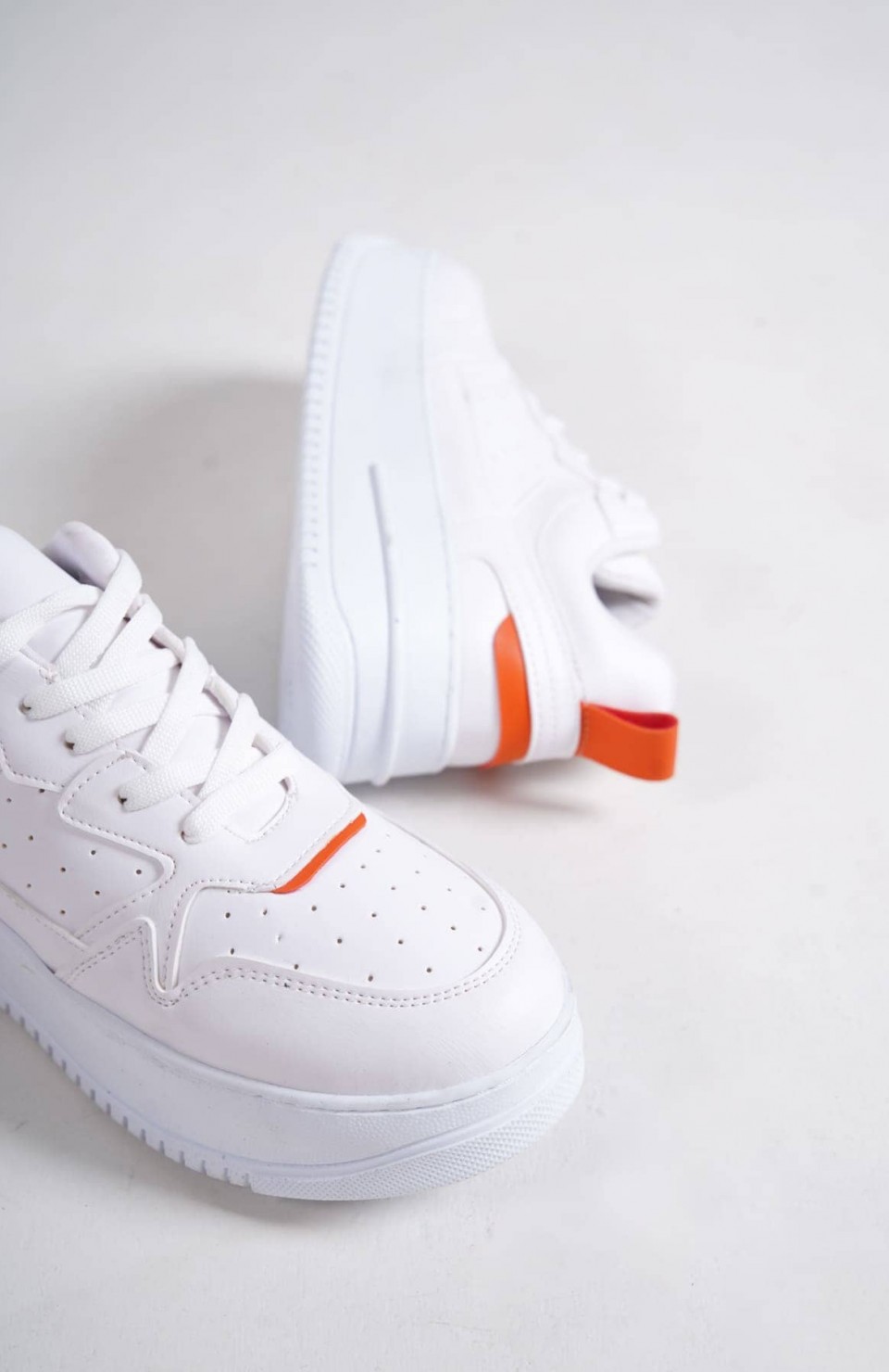 ALESSI Bağcıklı Ortopedik Taban Kadın Sneaker Spor Ayakkabı CBT - Beyaz/Turuncu