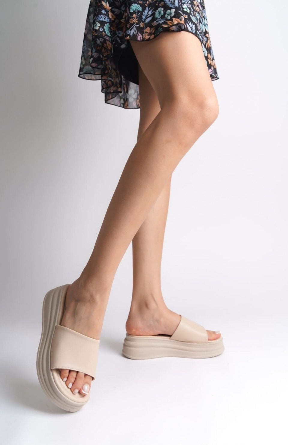 ALICE Düz Topuklu Kalın ve Ortopedik Taban Kadın Terlik CKT - Krem