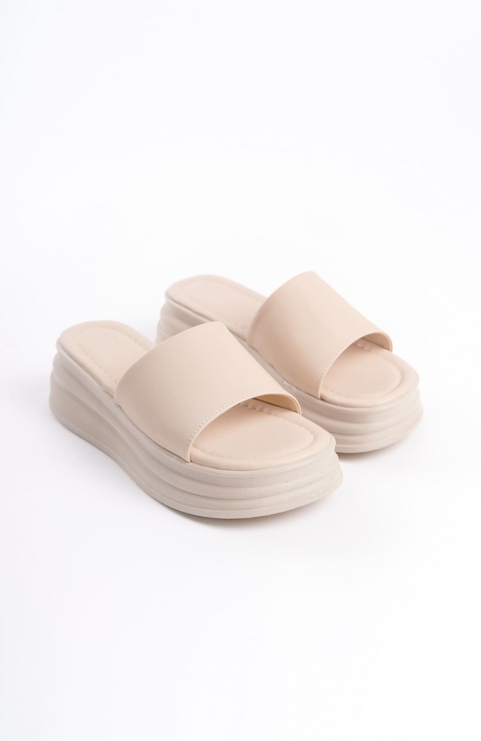 ALICE Düz Topuklu Kalın ve Ortopedik Taban Kadın Terlik CKT - Krem