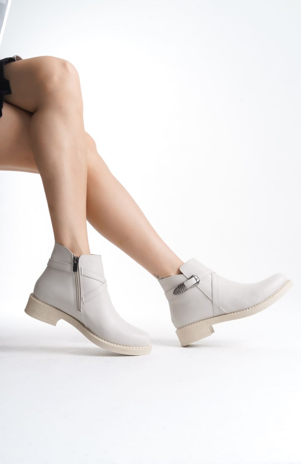 ALMILA Fermuarlı Lastikli Ortopedik Taban Topuklu Kadın Bot  CKT - Krem