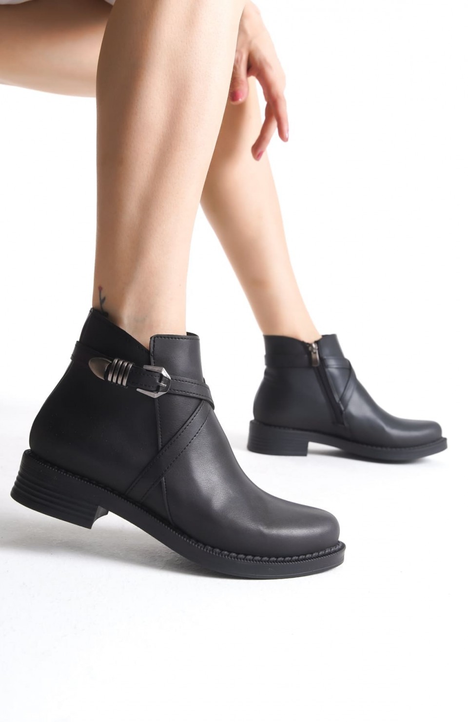 ALMILA Fermuarlı Lastikli Ortopedik Taban Topuklu Kadın Bot CST - Siyah