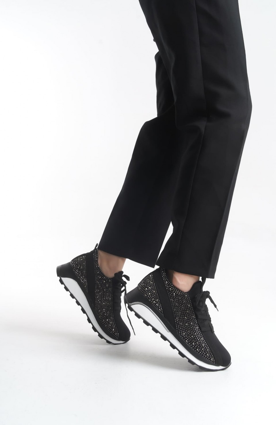 ALYA Bağcıklı Ortopedik Taban Taşlı Kadın Sneaker Spor Ayakkabı CBT - Siyah Somersan Giyim | Kadın, Erkek ve Çocuk Moda