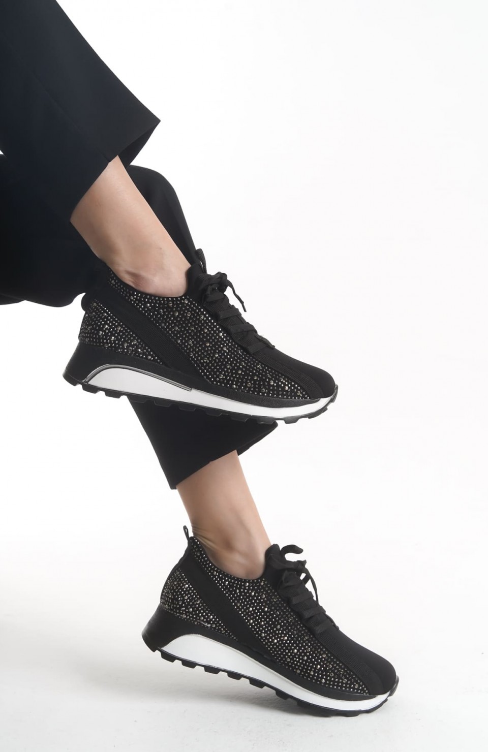 ALYA Bağcıklı Ortopedik Taban Taşlı Kadın Sneaker Spor Ayakkabı CBT - Siyah