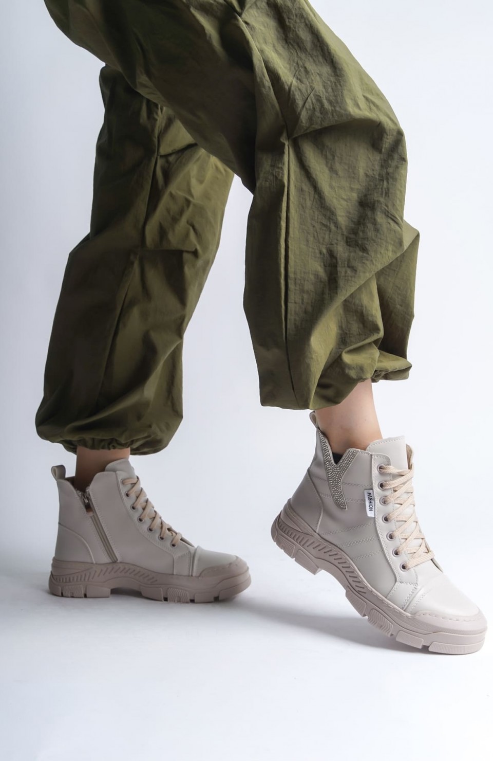 AMBER Bağcıklı Fermuarlı Ortopedik Taban Kadın Bot  CKT - Krem