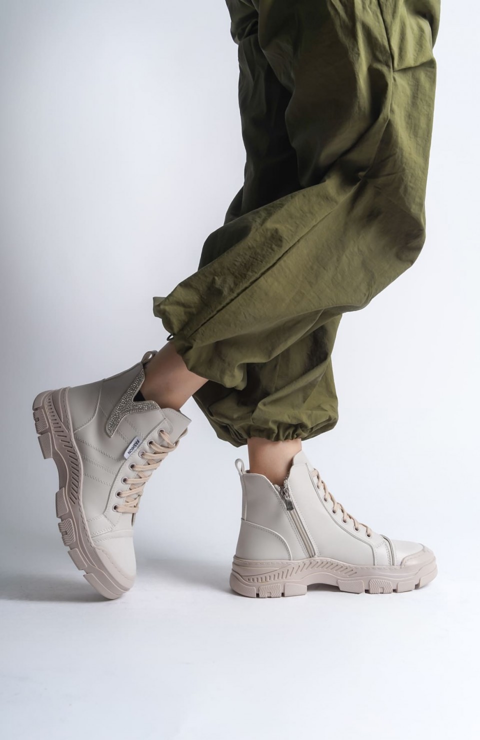 AMBER Bağcıklı Fermuarlı Ortopedik Taban Kadın Bot  CKT - Krem