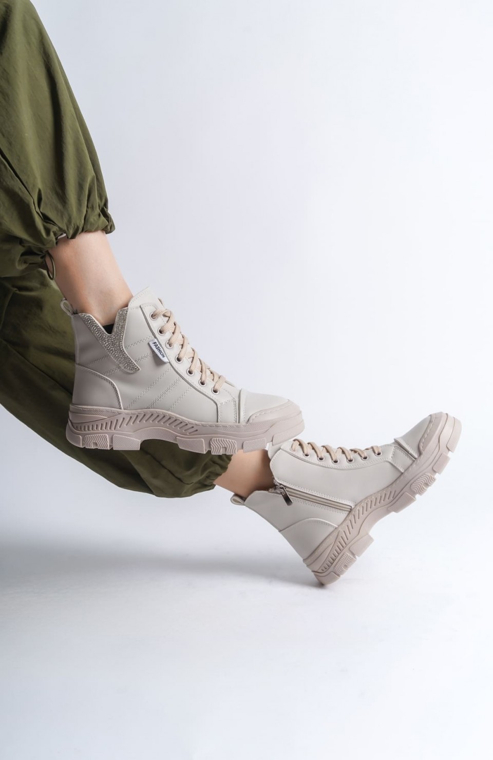 AMBER Bağcıklı Fermuarlı Ortopedik Taban Kadın Bot  CKT - Krem