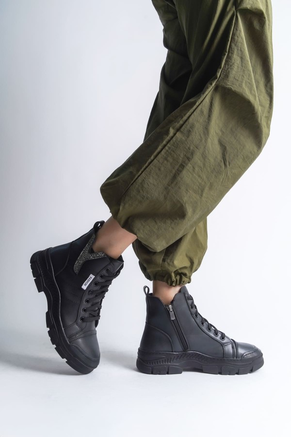 AMBER Bağcıklı Fermuarlı Ortopedik Taban Kadın Bot  CST - Siyah