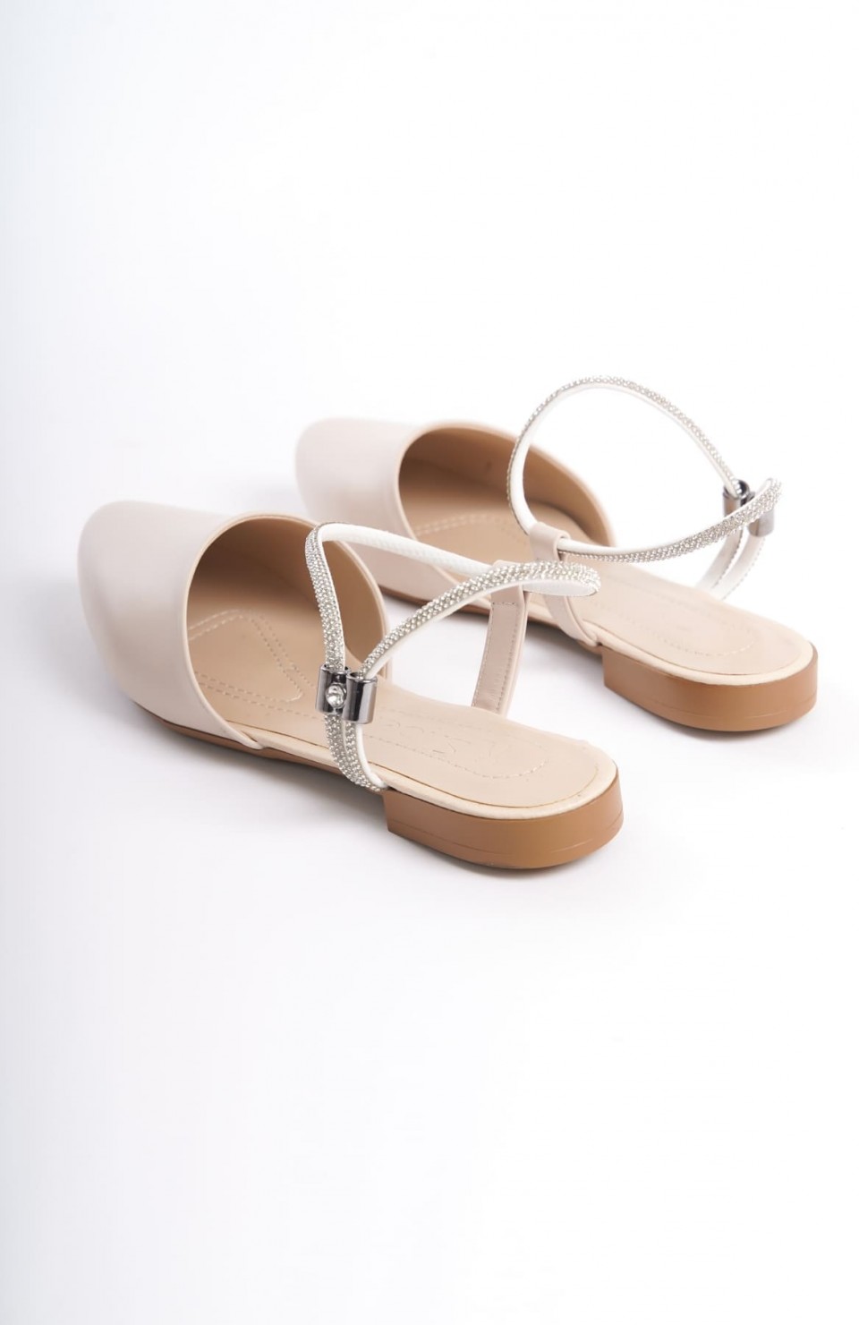 ARIANA Lastikli Ortopedik Rahat Taban Bilekten Taş Detaylı Kadın Babet Ayakkabı  CKT - Krem