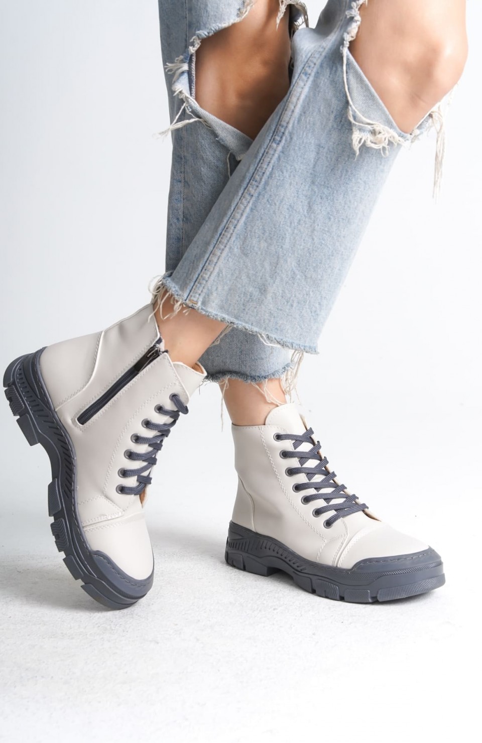 BLOOM Bağcıklı Fermuarlı Ortopedik Taban Kadın Bot  CGT - Krem