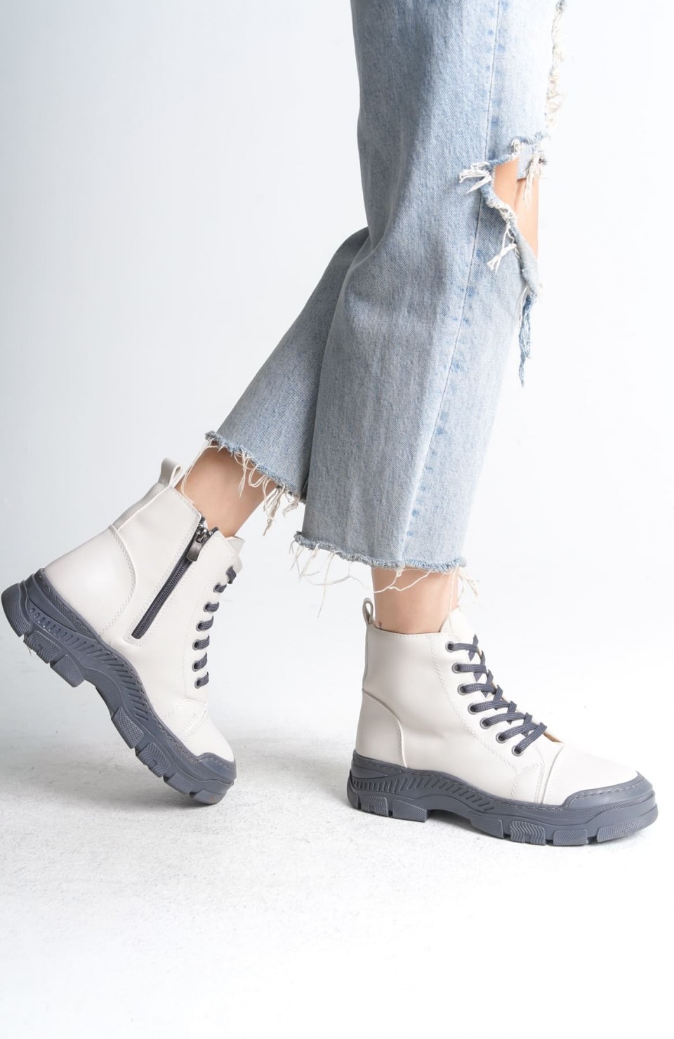 BLOOM Bağcıklı Fermuarlı Ortopedik Taban Kadın Bot  CGT - Krem