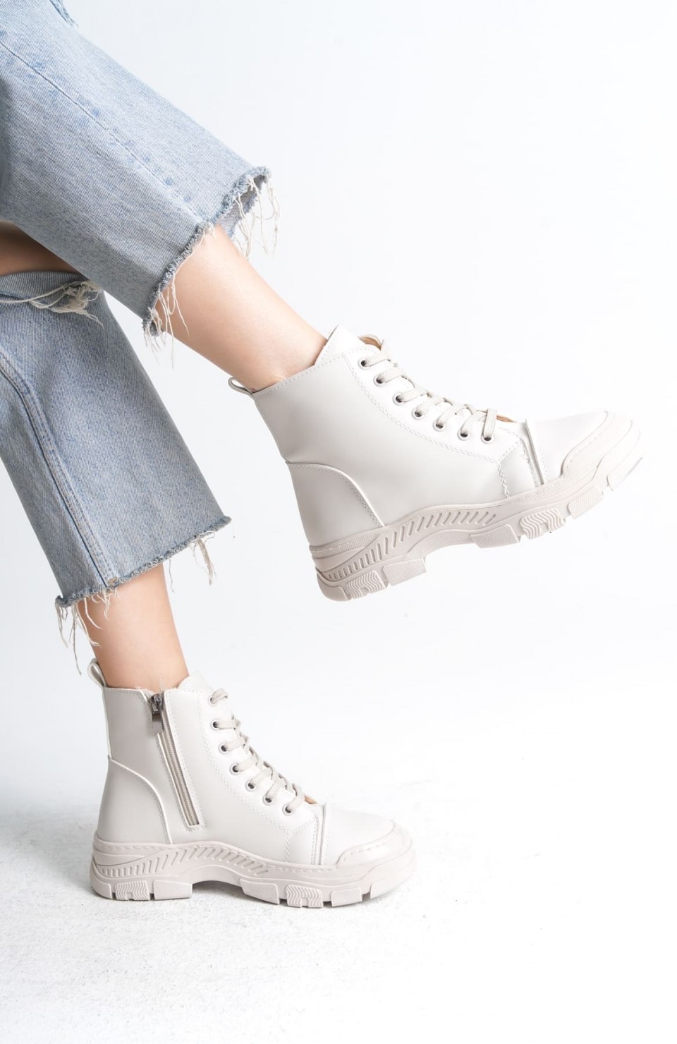 BLOOM Bağcıklı Fermuarlı Ortopedik Taban Kadın Bot  CKT - Krem