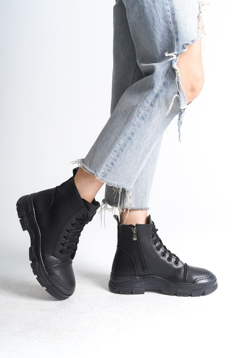BLOOM Bağcıklı Fermuarlı Ortopedik Taban Kadın Bot CST - Siyah