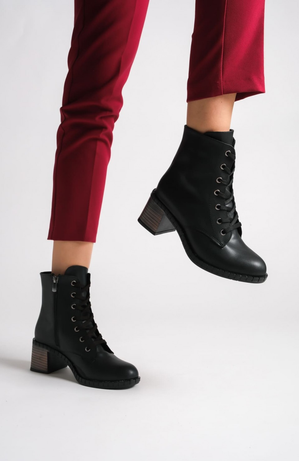 DIANA Bağcıklı Fermuarlı Ortopedik Taban Topuklu Kadın Bot CST - Siyah