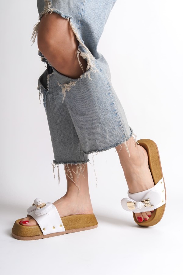 DILA Kalın ve Ortopedik Taban Ayıcıklı Saten Kadın Terlik  SKT - Beyaz