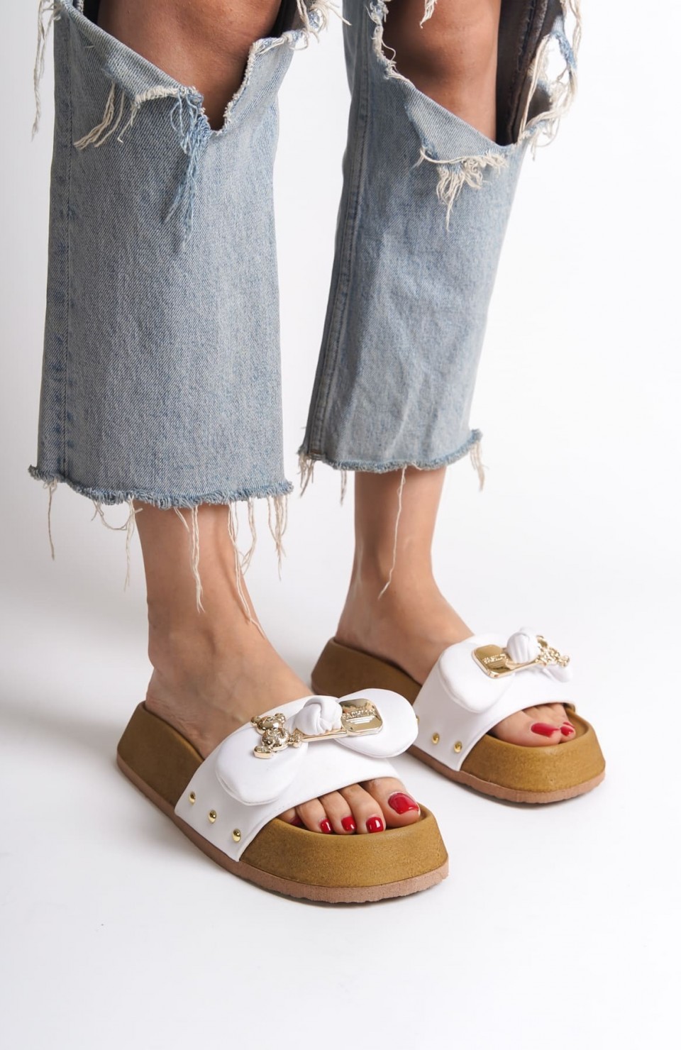 DILA Kalın ve Ortopedik Taban Ayıcıklı Saten Kadın Terlik  SKT - Beyaz