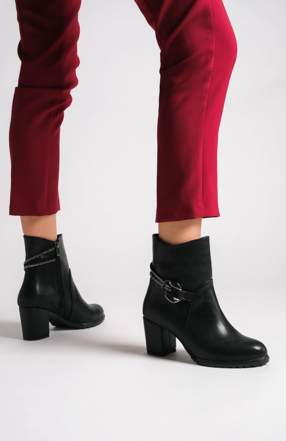 EDNA Fermuarlı Ortopedik Taban Taşlı Topuklu Kadın Bot CST - Siyah