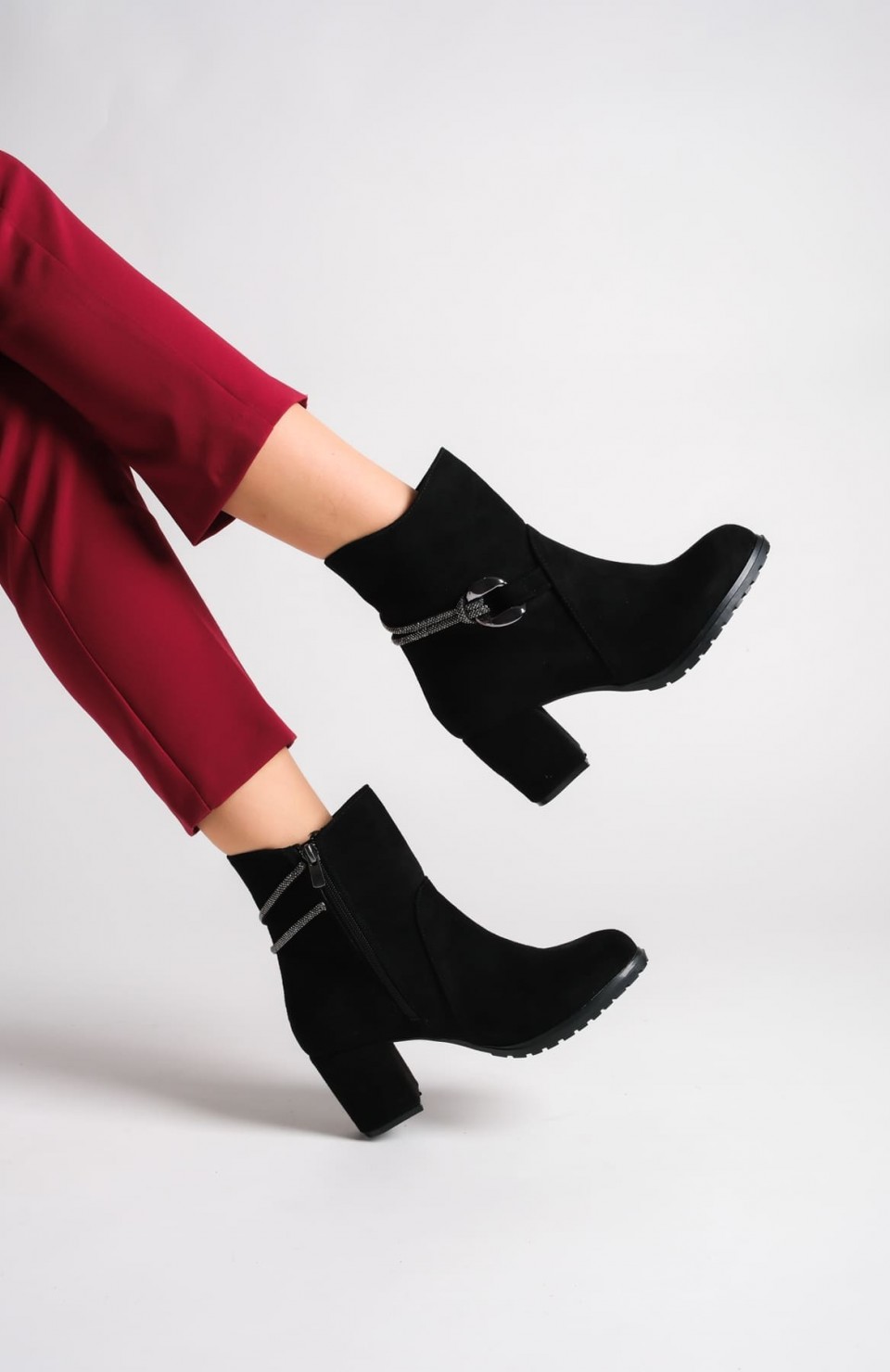 EDNA Fermuarlı Ortopedik Taban Taşlı Topuklu Süet Kadın Bot SST - Siyah