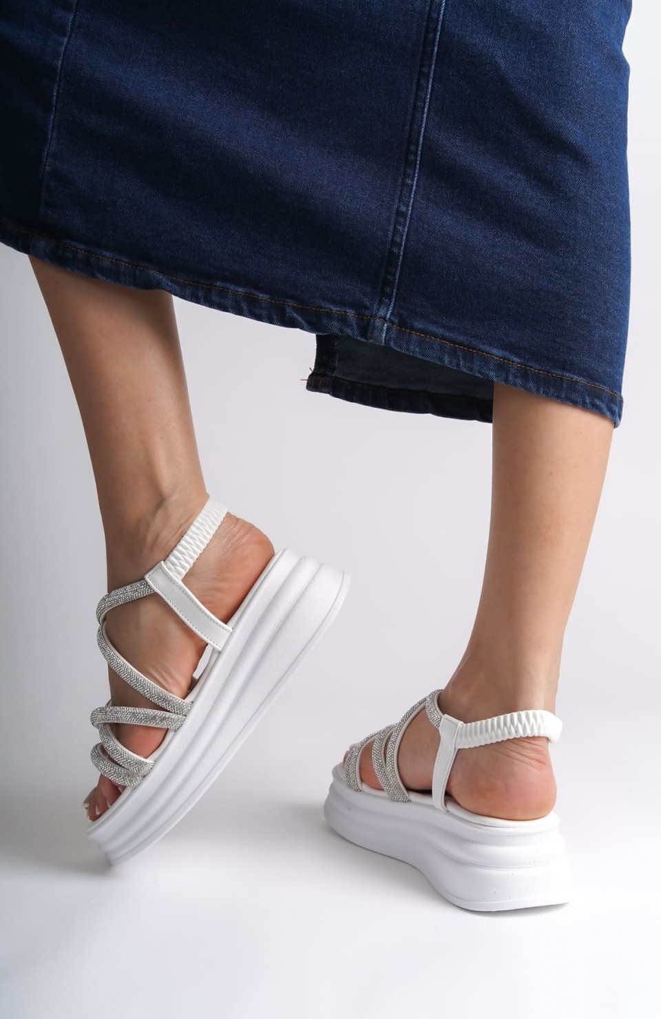 ELENA Lastikli Taşlı Şeritli Ortopedik Taban Kadın Sandalet  CBT - Beyaz