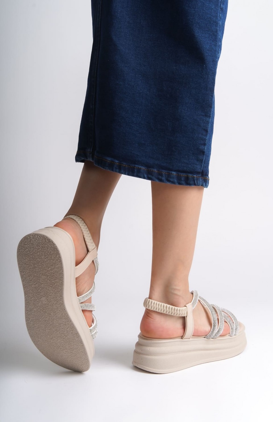 ELENA Lastikli Taşlı Şeritli Ortopedik Taban Kadın Sandalet  CKT - Krem