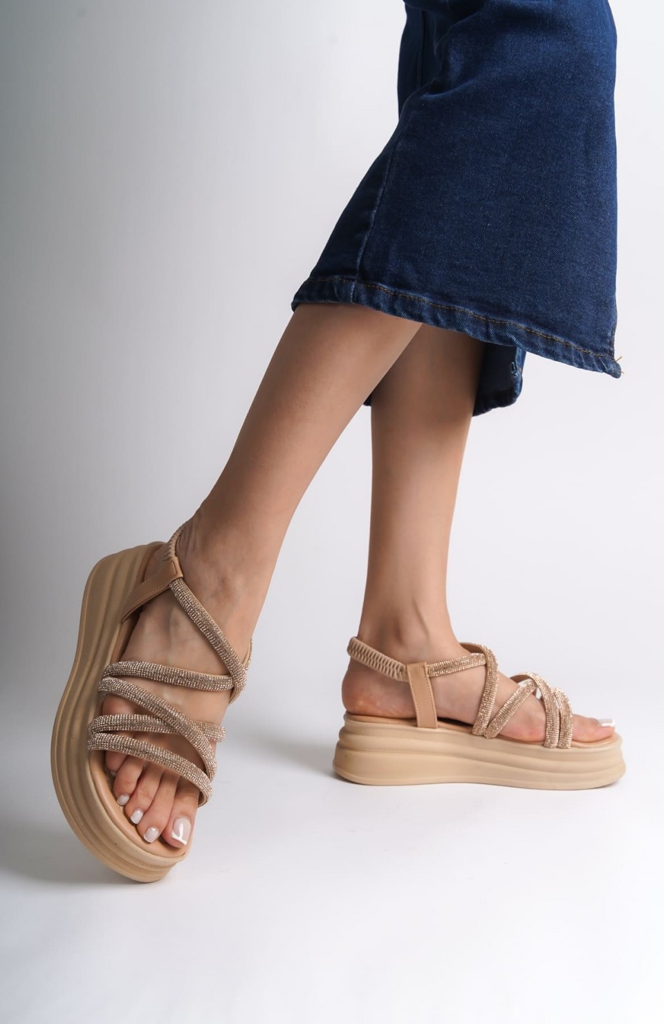 ELENA Lastikli Taşlı Şeritli Ortopedik Taban Kadın Sandalet CTT - Ten