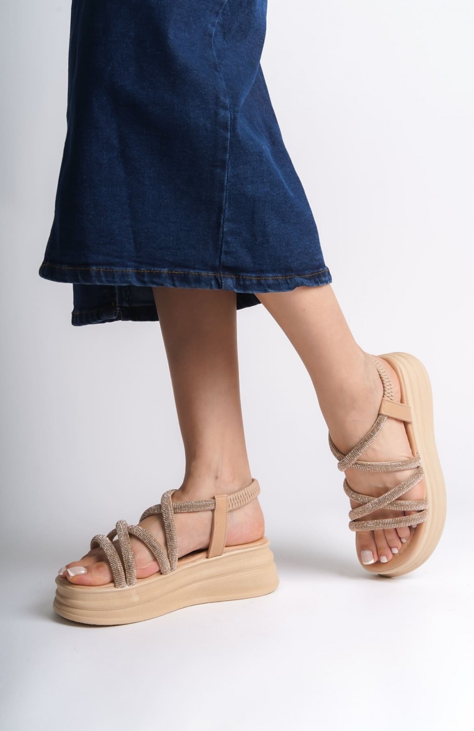 ELENA Lastikli Taşlı Şeritli Ortopedik Taban Kadın Sandalet CTT - Ten