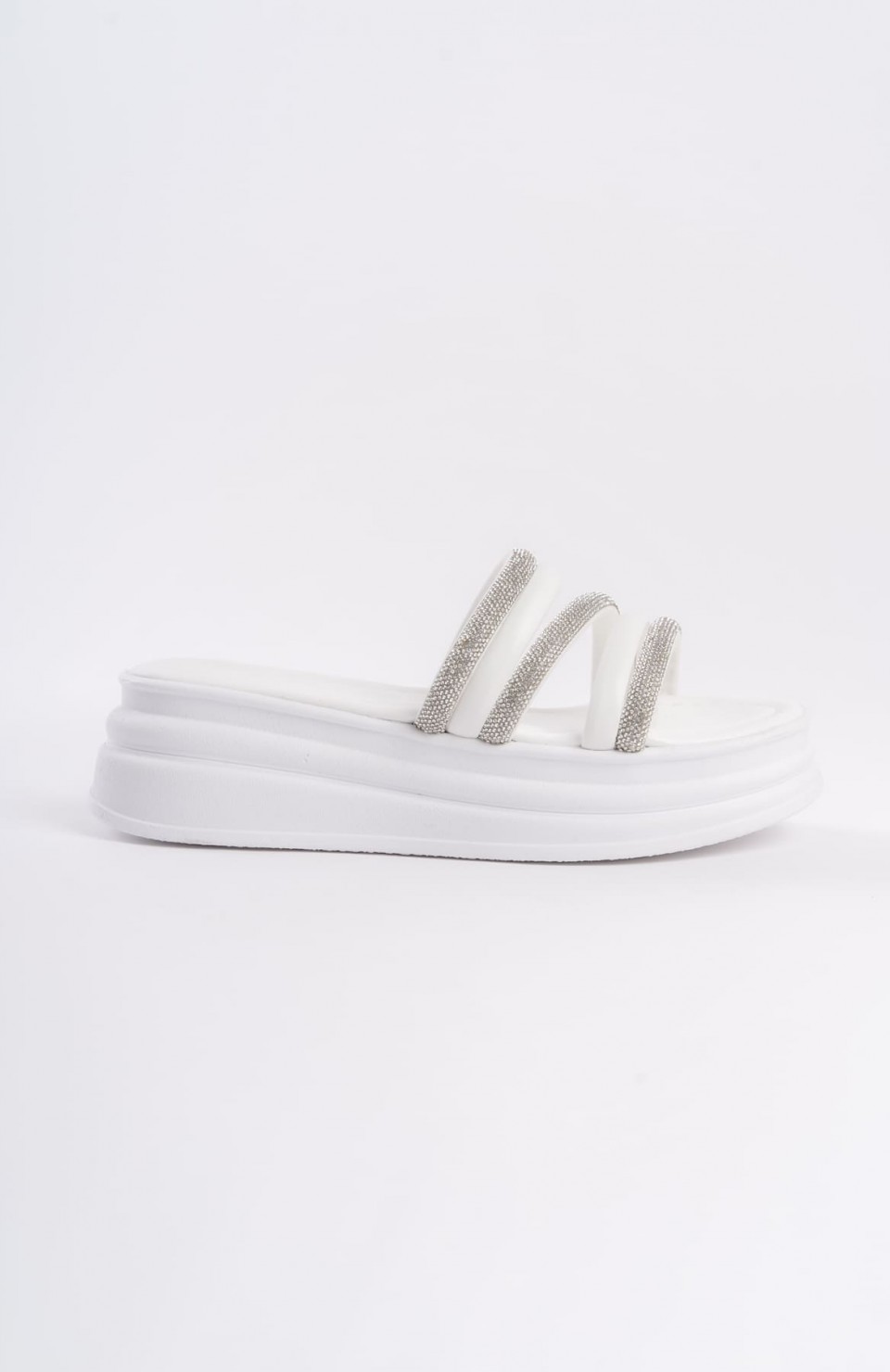ELISE Düz Topuklu Şeritli Taşlı Kalın ve Ortopedik Taban Kadın Terlik  CBT - Beyaz