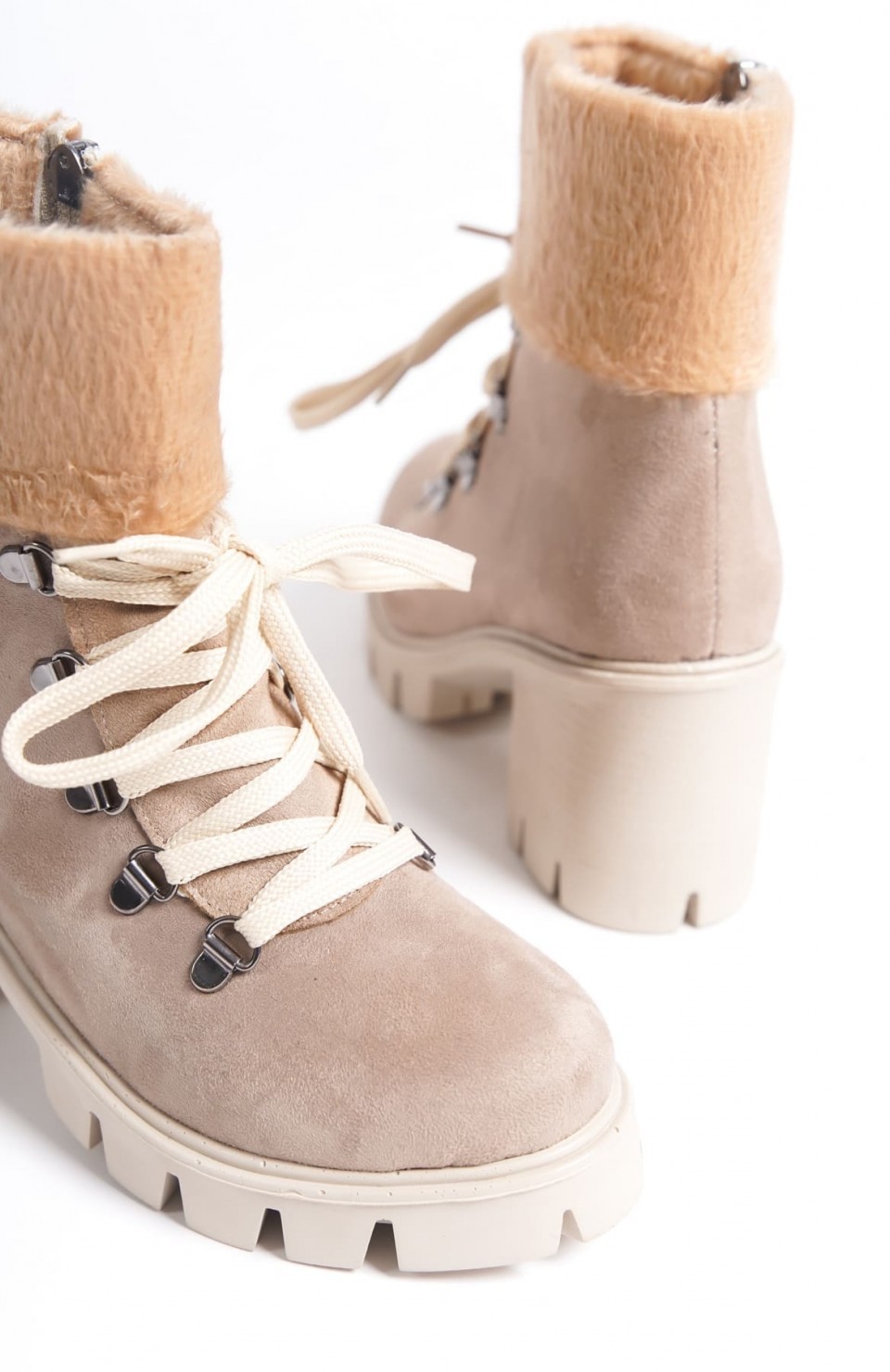 EMMA Bağcıklı Fermuarlı Ortopedik Taban Topuklu Kürk Detaylı Süet Kadın Bot STT - Ten