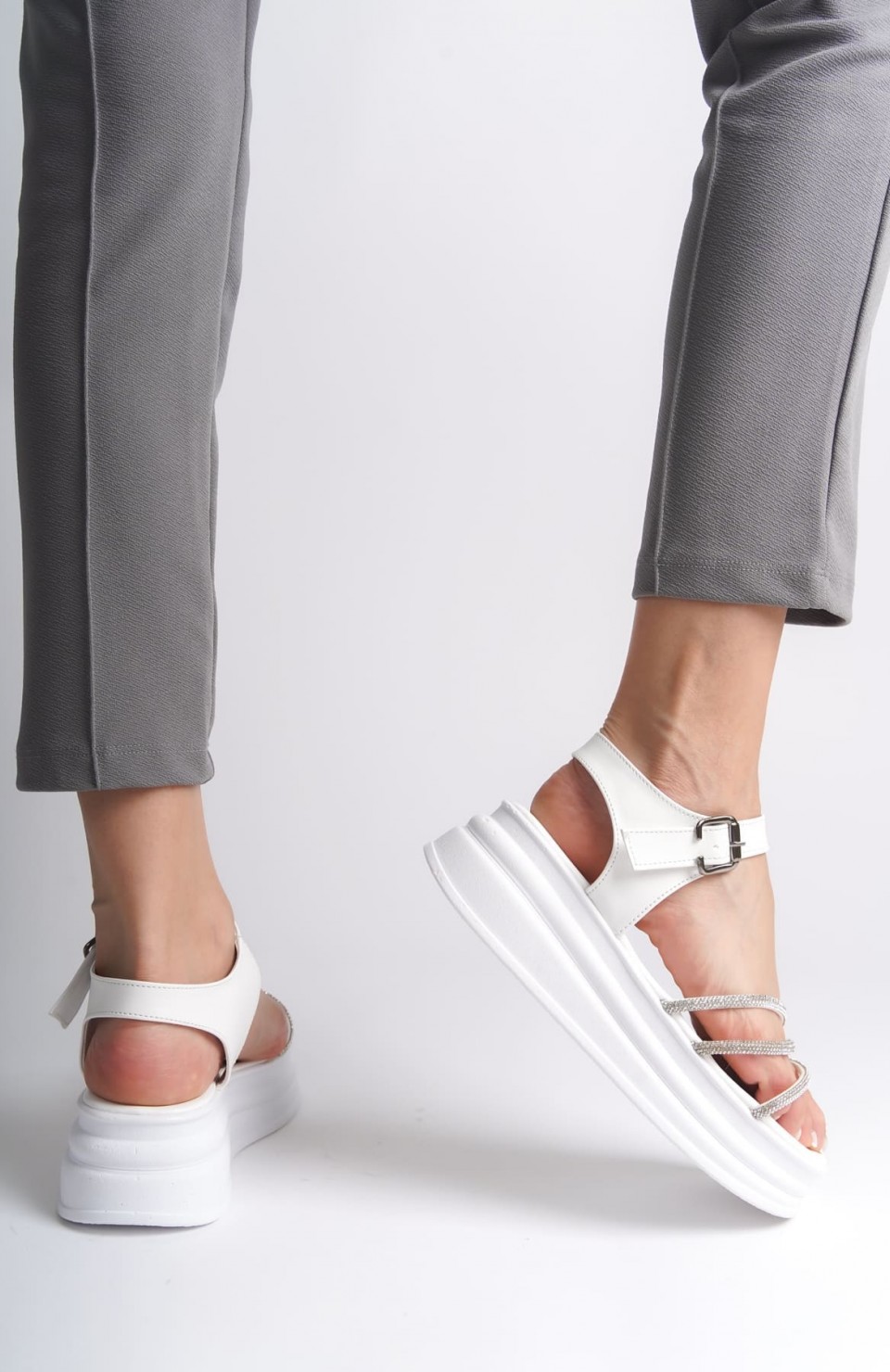 EVA Kalın Tokalı Taşlı Şeritli Ortopedik Taban Kadın Sandalet  CBT - Beyaz