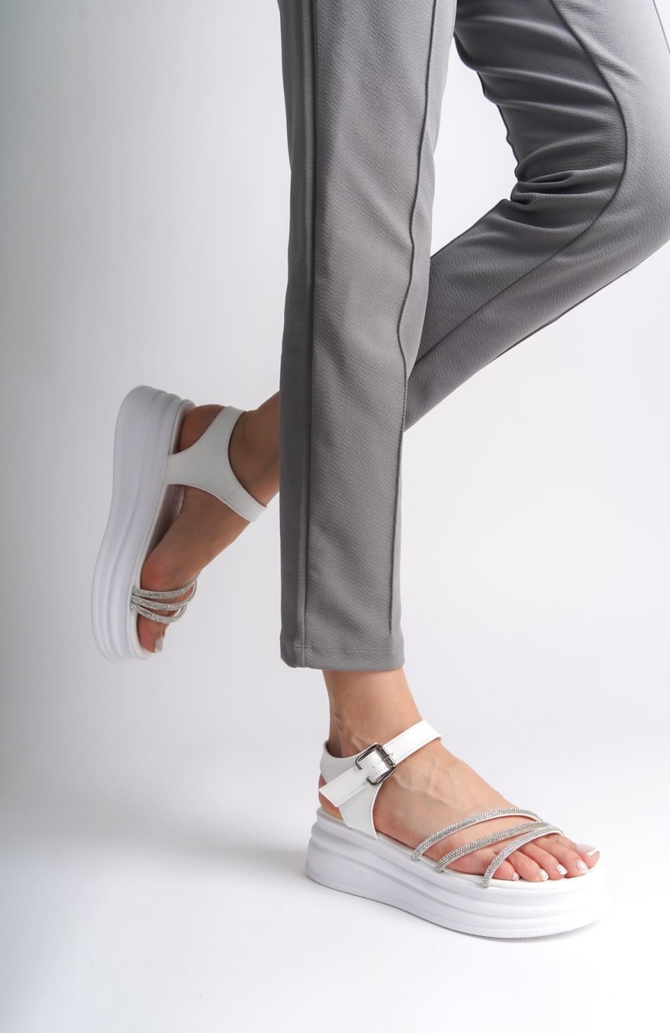 EVA Kalın Tokalı Taşlı Şeritli Ortopedik Taban Kadın Sandalet  CBT - Beyaz