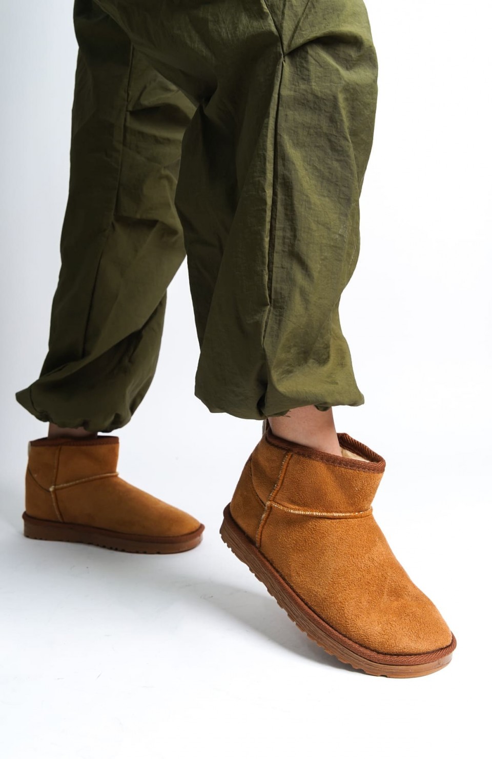 JOLIE Bağcıksız Düz Taban İçi Kürklü Kısa Süet Kadın Bot  STT - Taba