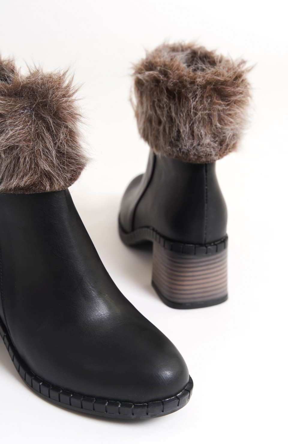 JULIA Fermuarlı Ortopedik Taban Tüylü Topuklu Kadın Bot CST - Siyah