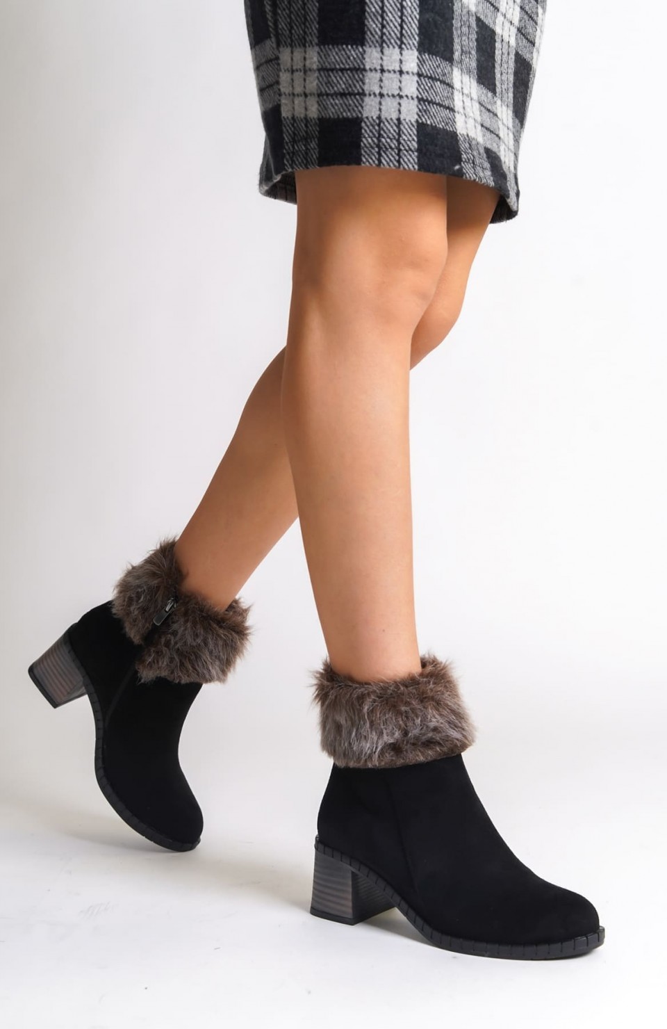 JULIA Fermuarlı Ortopedik Taban Tüylü Topuklu Süet Kadın Bot  SST - Siyah