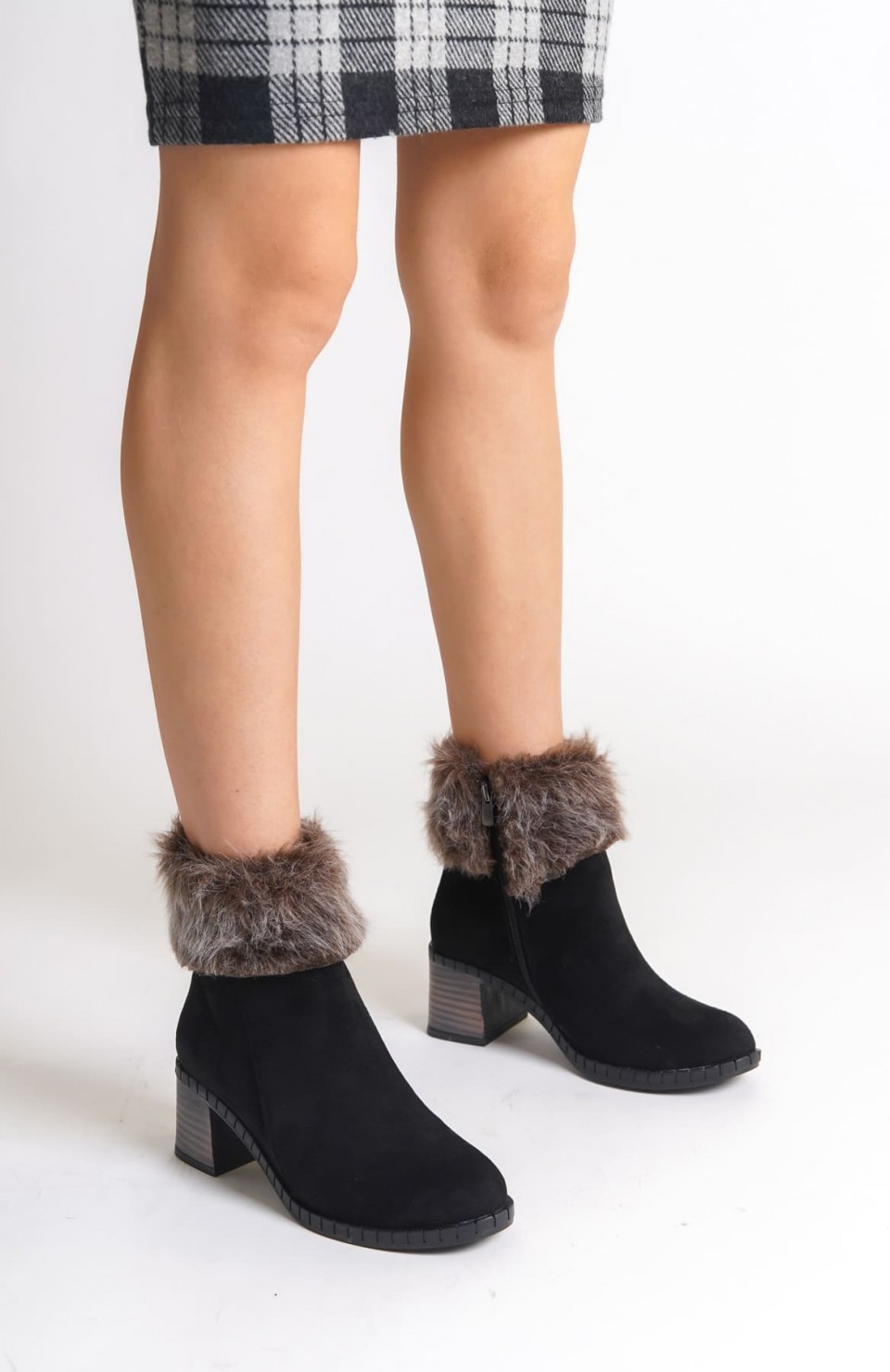 JULIA Fermuarlı Ortopedik Taban Tüylü Topuklu Süet Kadın Bot  SST - Siyah