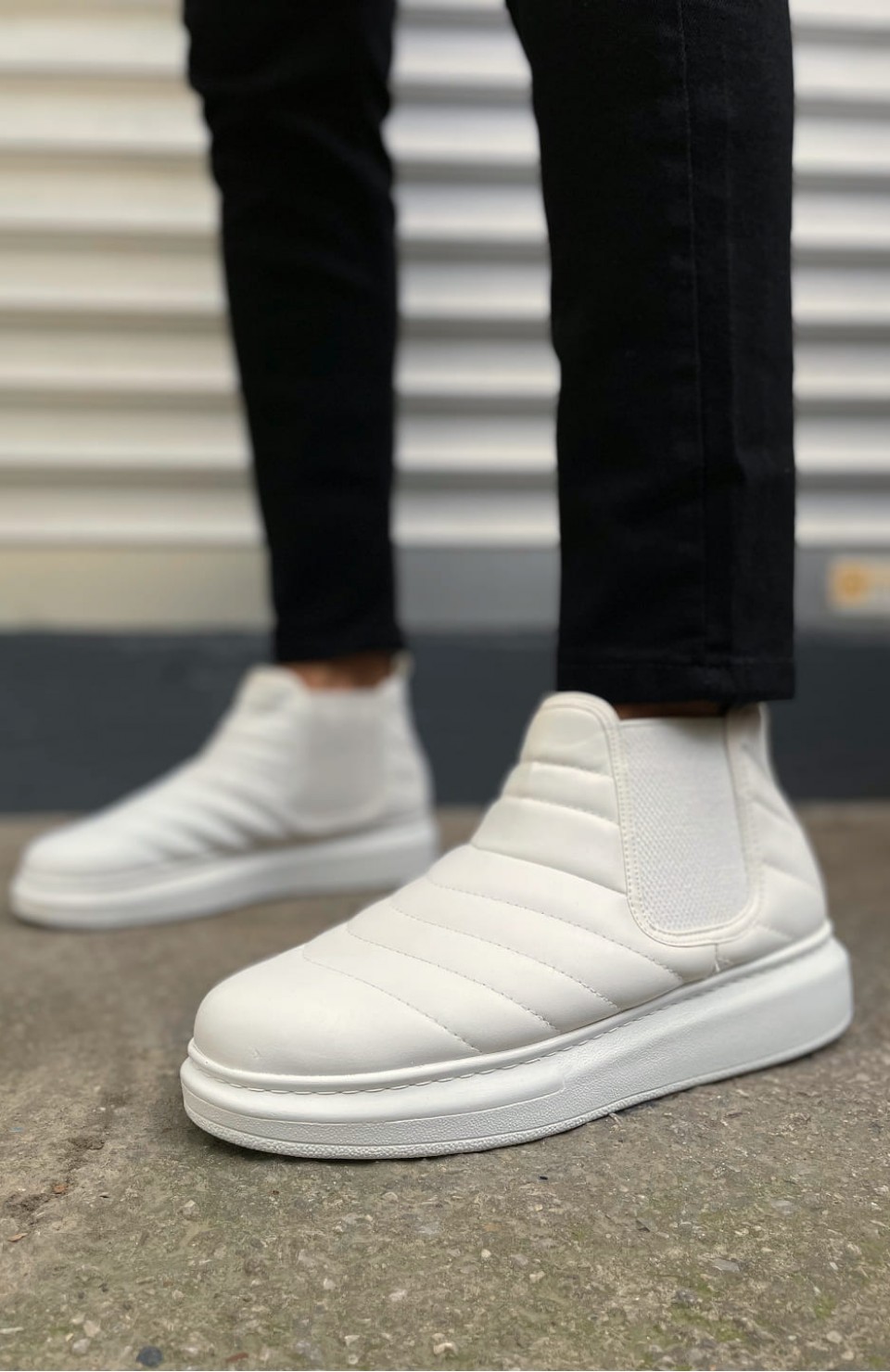 JY205 Boston Bağcıksız Ortopedik Taban Cilt Erkek Spor Bot CBT - Beyaz