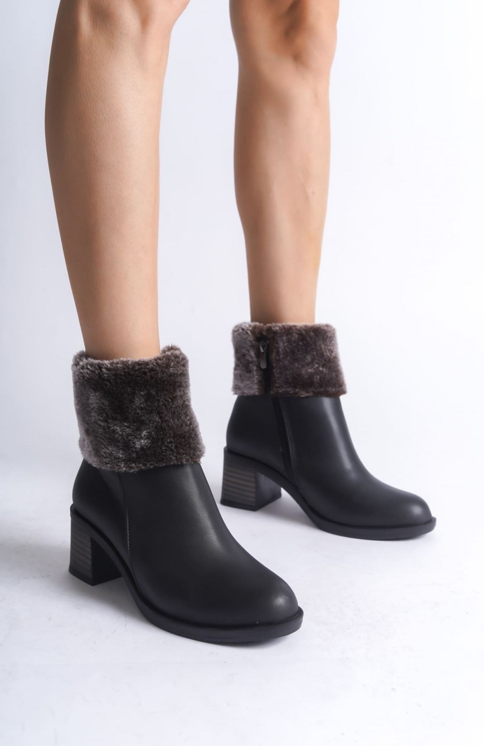 KATYA Fermuarlı Ortopedik Taban Topuklu Kürk DetaylıKadın Bot  CST - Siyah