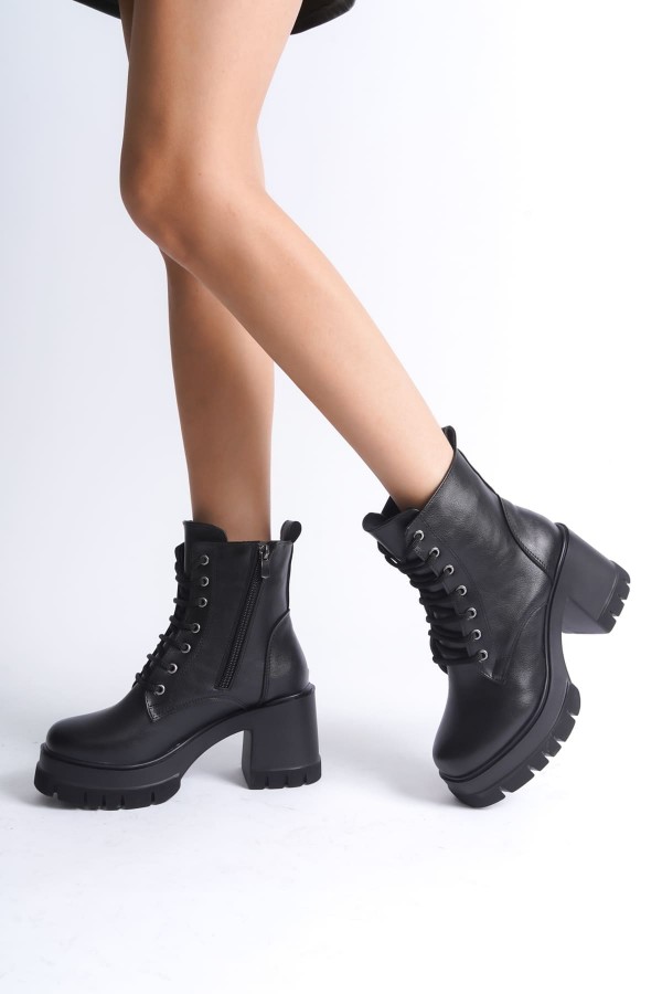 LAUREN Bağcıklı Fermuarlı Ortopedik Taban Topuklu Kadın Bot CST - Siyah