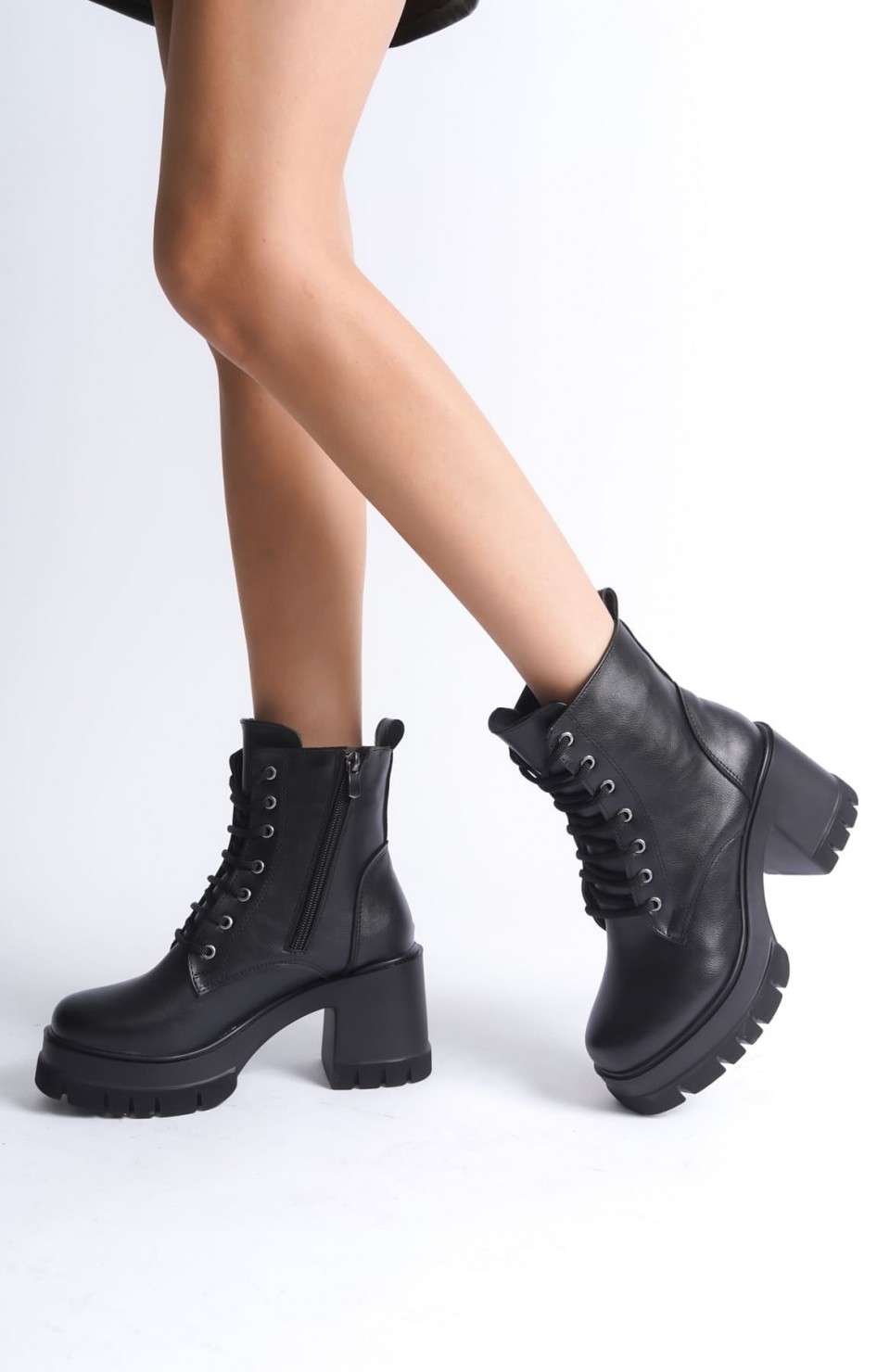 LAUREN Bağcıklı Fermuarlı Ortopedik Taban Topuklu Kadın Bot CST - Siyah