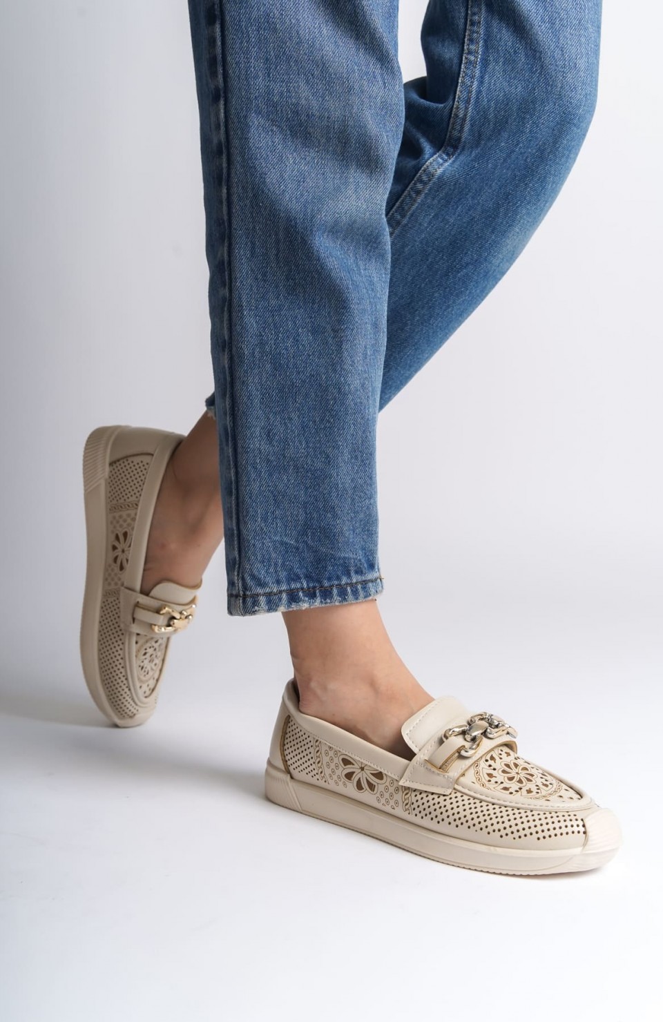 LAYLA Bağcıksız Ortopedik Rahat Taban Çiçek Desenli Kadın Babet Ayakkabı CKT - Krem