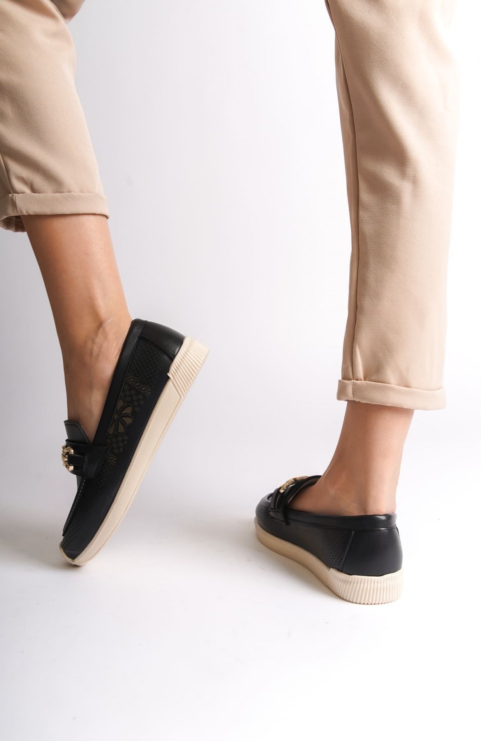 LAYLA Bağcıksız Ortopedik Rahat Taban Çiçek Desenli Kadın Babet Ayakkabı  CKT - Siyah