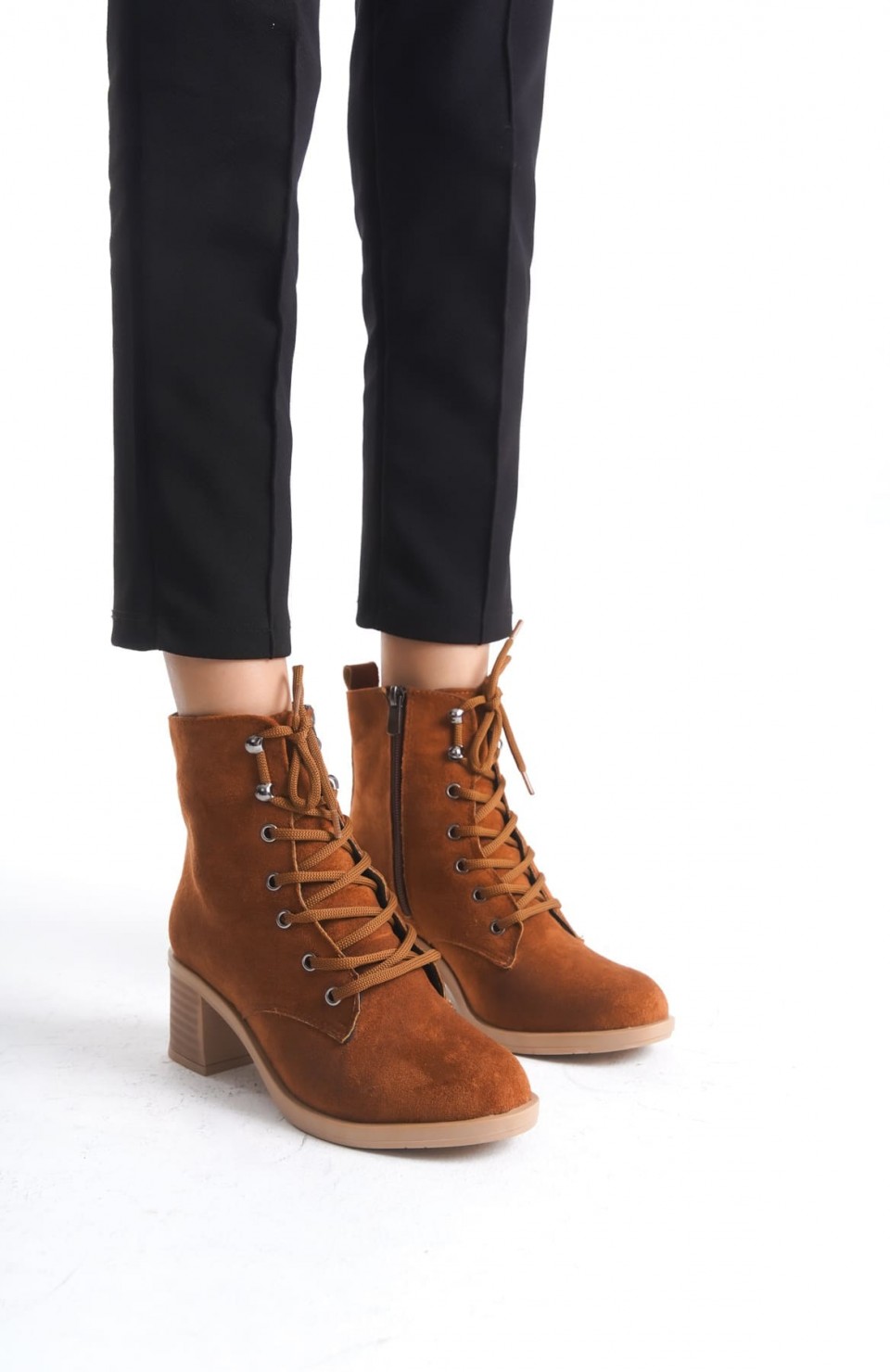 LENA Bağcıklı Fermuarlı Ortopedik Taban Topuklu Süet Kadın Bot STT - Taba