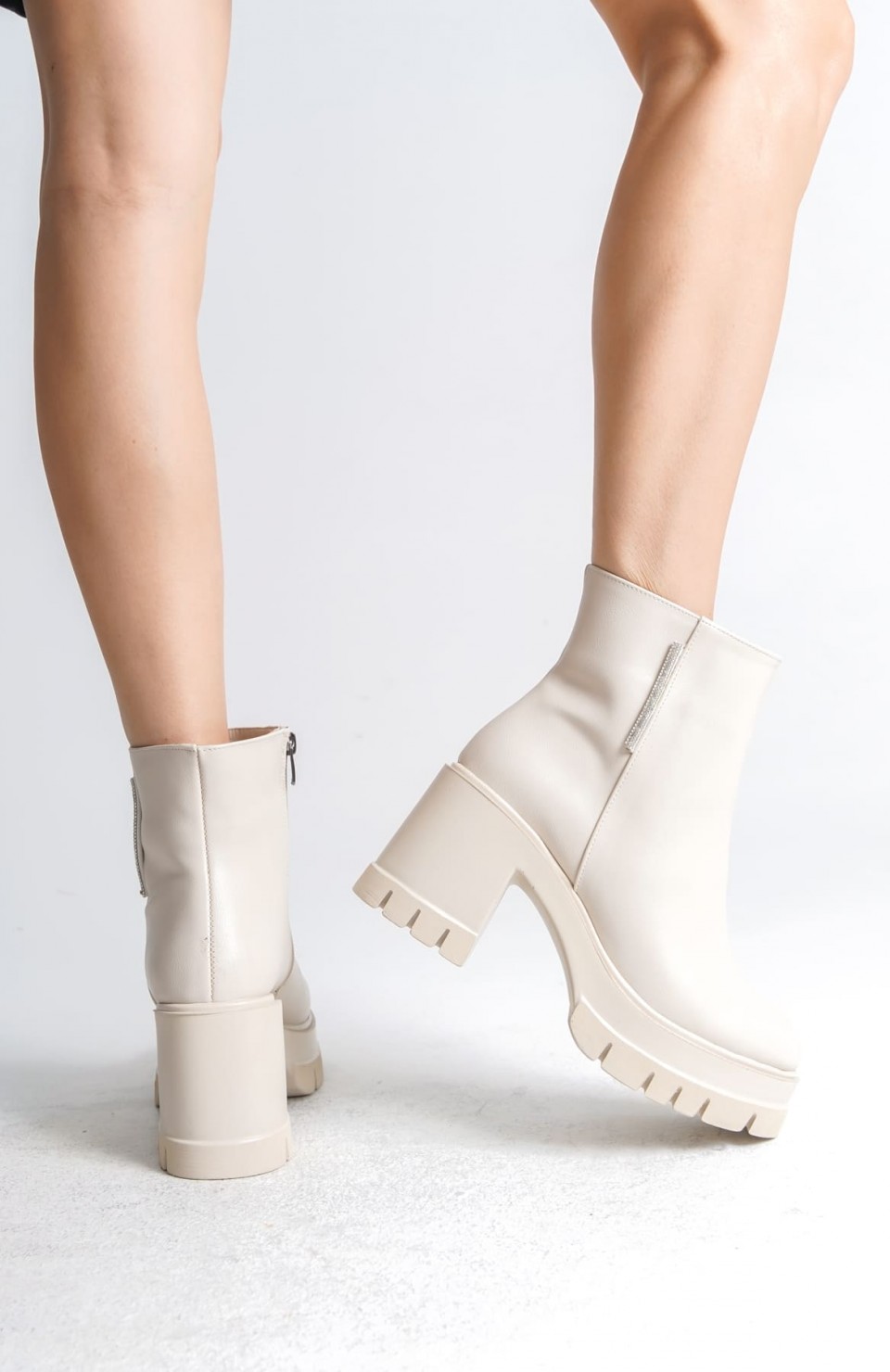 LISSE Fermuarlı Ortopedik Taban Kalın Topuklu Kadın Bot CKT - Krem