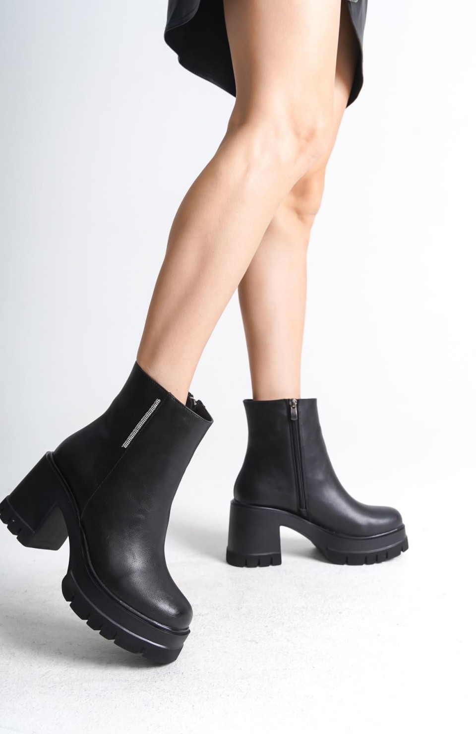 LISSE Fermuarlı Ortopedik Taban Kalın Topuklu Kadın Bot CST - Siyah