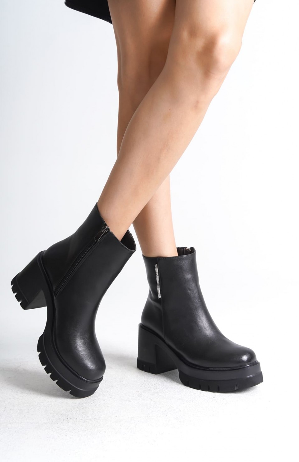 LISSE Fermuarlı Ortopedik Taban Kalın Topuklu Kadın Bot CST - Siyah