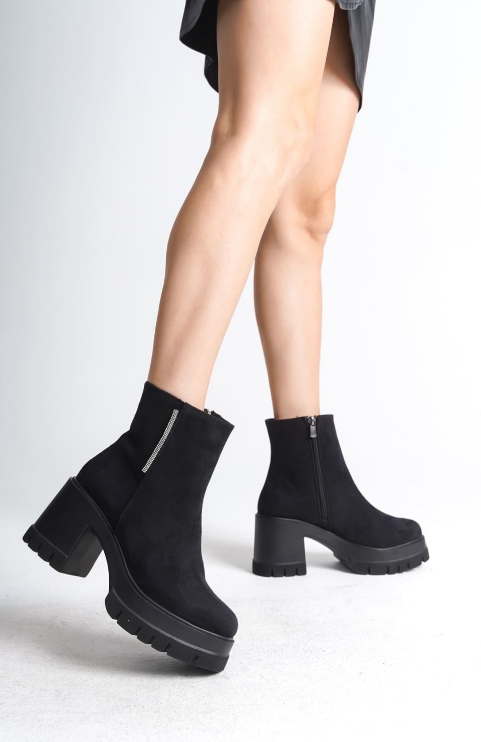 LISSE Fermuarlı Ortopedik Taban Kalın Topuklu Süet Kadın Bot SST - Siyah