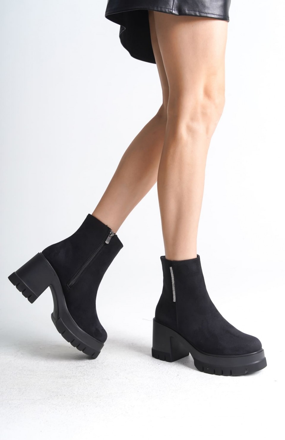 LISSE Fermuarlı Ortopedik Taban Kalın Topuklu Süet Kadın Bot SST - Siyah