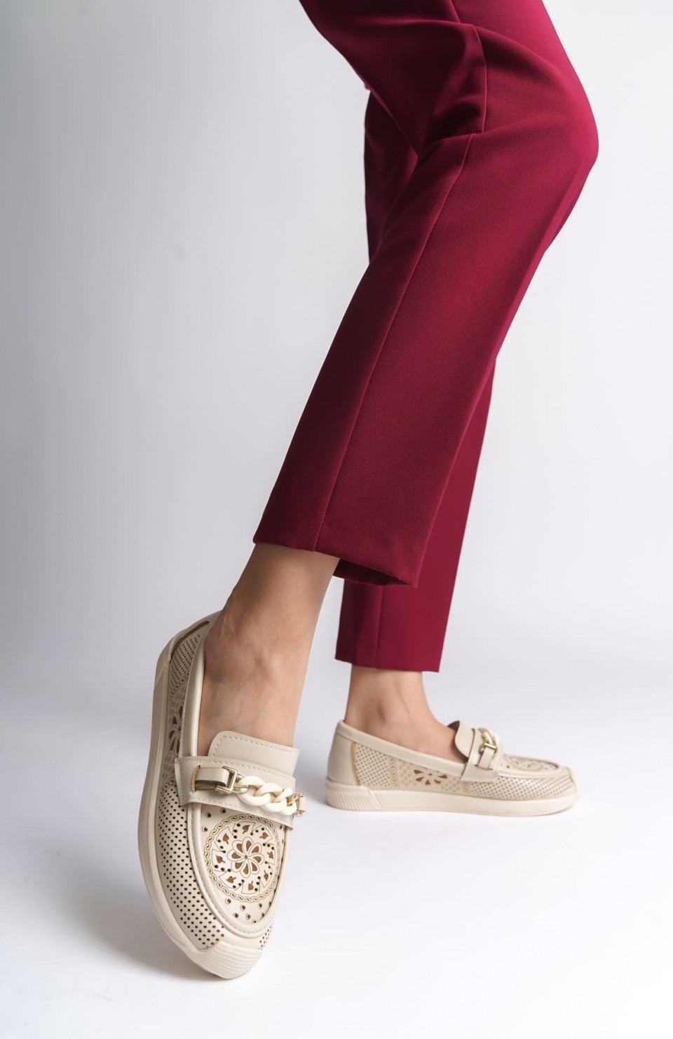 LIZY Bağcıksız Ortopedik Rahat Taban Çiçek Desenli Kadın Babet Ayakkabı  CKT - Krem