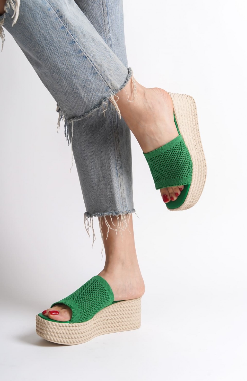 MARLA Dolgu Topuklu Ortopedik Taban Hasır Görünümlü Triko Kadın Terlik  TKT - Yeşil