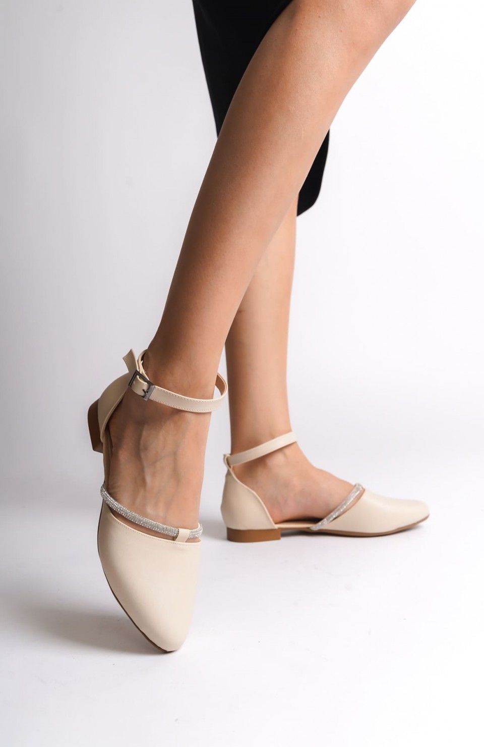 MONICA Tokalı Ortopedik Rahat Taban Taş Detaylı Kadın Babet Ayakkabı  CKT - Krem