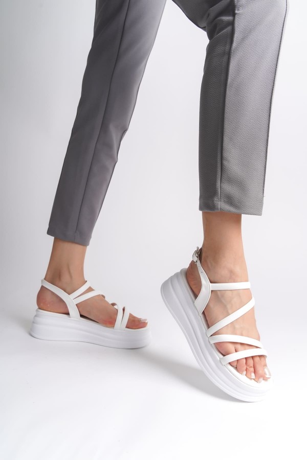 NATALIE İnce Tokalı Şerit Detaylı Ortopedik Taban Kadın Sandalet CBT - Beyaz