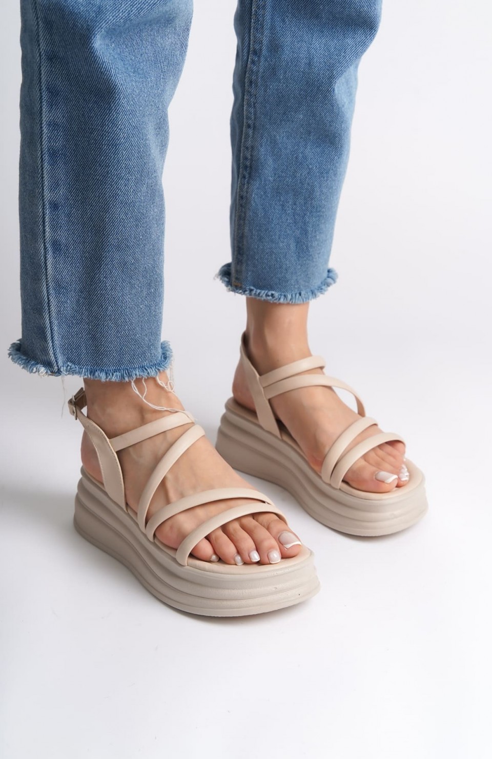NATALIE İnce Tokalı Şerit Detaylı Ortopedik Taban Kadın Sandalet  CKT - Krem Somersan Giyim | Kadın, Erkek ve Çocuk Moda